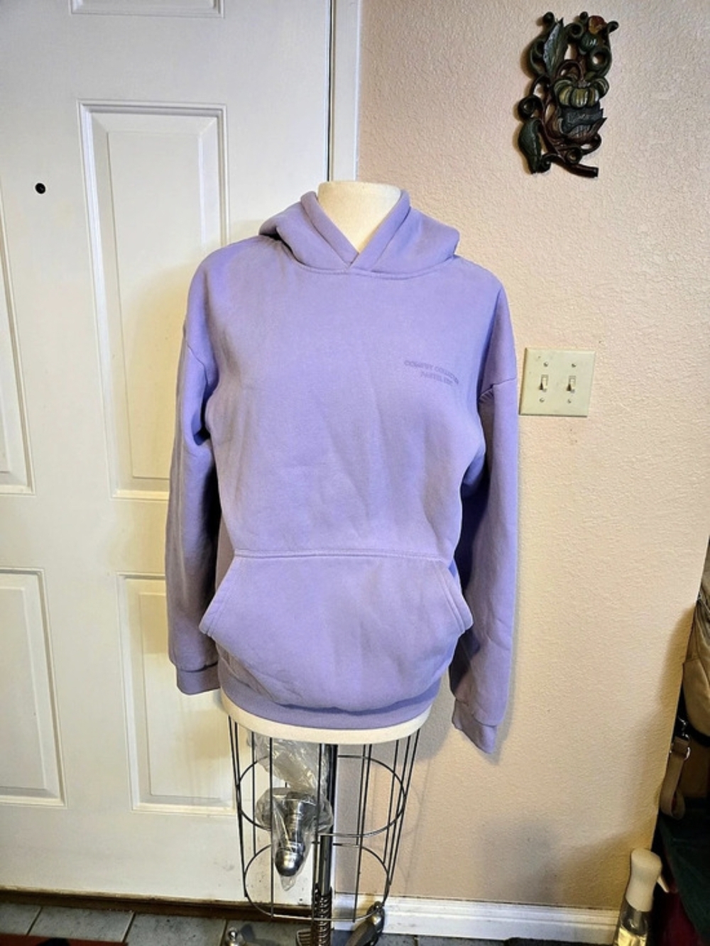Comfrt Pastel Purple Pullover Hoodie Size Medium